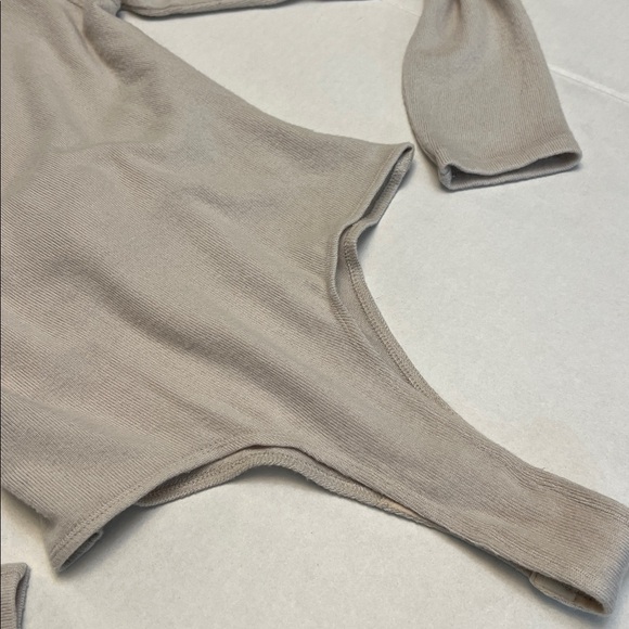 NBD REVOLVE CREAM TAUPE SWEATER TWIST TURTLENECK BODYSUIT SMALL - Picture 7 of 14
